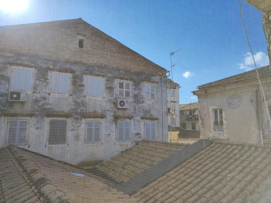 Mary'S Bright Apartment - Corfu Old Town Екстериор снимка