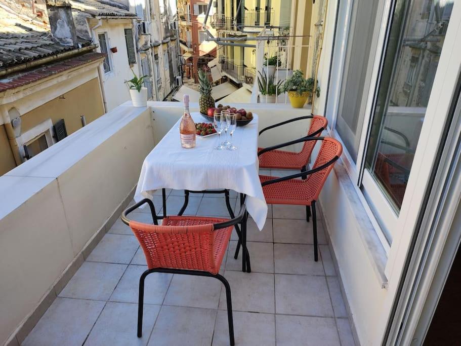 Mary'S Bright Apartment - Corfu Old Town Екстериор снимка